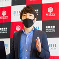 京急本社で警備/案内ロボットの実証実験　遠隔操作と自動運転で巡回と案内、検温も　シークセンスの警備ロボとMiraのアバターロボ
