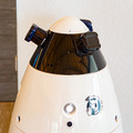 京急本社で警備/案内ロボットの実証実験　遠隔操作と自動運転で巡回と案内、検温も　シークセンスの警備ロボとMiraのアバターロボ