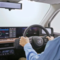 「OK, Honda」音声対話AIエージェント搭載の電気自動車「Honda e」ホンダが10月末発売 世界初の5連画面、スマホと繋がる機能も