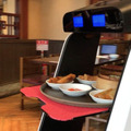 横浜中華街「招福門」で自動配膳ロボット「T5」 導入の実証実験が開始 最大5ヶ所に同時配送を可能とする