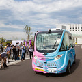 ハンドルのない自動運転バスがついに実用化　定常運行は東京の羽田「HICity」が先陣　運行開始セレモニーと体験会レポート