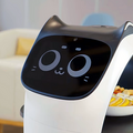 【かわいい】DFAが自動配膳ロボットを国内向けに提供へ　2千社以上で採用されている中国大手ロボットメーカーPuduが開発