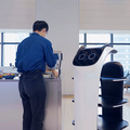【かわいい】DFAが自動配膳ロボットを国内向けに提供へ　2千社以上で採用されている中国大手ロボットメーカーPuduが開発