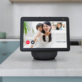 人の動きに合わせてスクリーンが左右に自動で追従、第3世代「Echo Show 10」年内に発売 価格は29,980円