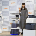 広瀬すずが自動運転の配膳ロボット「Servi」を体験　感想は?　大好物の料理に笑顔で仰天　ソフトバンクロボティクス発表会