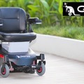 Doogの1人乗りモビリティ/自動運転車椅子型ロボット「ガルー」シンガポールの高齢者福祉業界で本採用