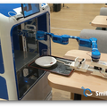 スマイルロボティクスがついに全自動下膳ロボット「ACUR-C」発表&動画公開　ロボットアームでトレーを自動回収　下膳の無人化へ