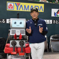 PepperやSpot、拍手ロボットが応援ダンスを披露 ホークス VS ファイターズ「#ロボット応援大戦」柳田選手が欲しいロボットとは?