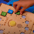 プログラミングと英語を3歳から遊んで学ぶ　画面なしのコーディングSTEAM教育キット『MOCHI』
