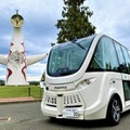 万博記念公園の自動運転車両でバーチャルキャラクター小石川 彩がリアルタイムでガイド！凸版とTIS、XRの遠隔観光案内