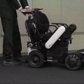 パナソニック、追従ロボティックモビリティ「PiiMo」を販売開始　空港や駅、商業施設を対象に