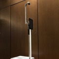 スマートロボティクスの遠隔操作ロボット「テレワークロボット」を殺菌/噴霧/配膳/運搬に応用　ドコモが5Gパートナー提供開始