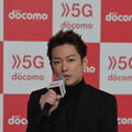 佐藤健さんがドコモの発表会に登場「XRシティ」を先行体験　「ドコモの5Gに期待するものは?」「自分の”ハヤい”ものは何?」に回答