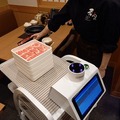 配膳ロボット「フルテラ」がお肉をテーブルまでお届け！下膳もOK 「個室ダイニング 天空 品川港南口」が実証実験