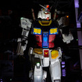 【速報】動く実物大ガンダム「オープニングセレモニー」で緊急事態!? 制御不能でひざまずく! LUNA SEAが熱唱「ガンダムファクトリー横浜」