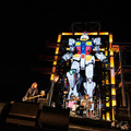 【速報】動く実物大ガンダム「オープニングセレモニー」で緊急事態!? 制御不能でひざまずく! LUNA SEAが熱唱「ガンダムファクトリー横浜」