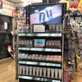 MEGAドン・キホーテ渋谷本店で「コネクテッドシェルフ」の実証実験　来客者に合わせてコンテンツを自動切換　購買意欲を喚起