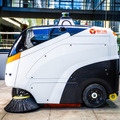 レベル4の自動運転技術を搭載した屋外用掃除ロボット「viggo(ヴィーゴ)」道路などの掃除/吸塵/ゴミ収集/水巻きに対応
