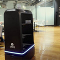 三菱地所がオフィス内でカフェのデリバリー「配膳ロボット」実証実験　NEC「YUNJI DELI」で非接触の感染対策のサービスレベルも検証
