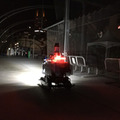 クローラー式屋外巡回用警備ロボット「アルジスX」富士防災警備が導入 渋谷・宮下公園で実証実験