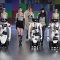 「ドルチェ＆ガッバーナ」のデジタルショーにヒューマノイドロボットたちが登場！2021-22 秋冬 ウィメンズ コレクション