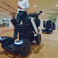 三菱電機「多用途搬送ロボットシステム」とパナソニック「追従型モビリティ」を藤田医科大学病院で実証実験　あいちロボットショーケース