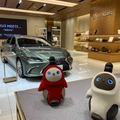家族型ロボット「LOVOT」の「れくさすくん」と「みーつちゃん」が「LEXUS MEETS…」に登場  9月上旬まで利用者をお迎え