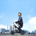 WHILLがレンタルサービスを発表「好きな時に一人で出かけられる環境へ」月14,800円で近距離モビリティ「Model C2」をレンタル