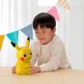 ピカチュウが声や音に反応して歌ったり、ノリノリのダンスを披露してくれる『おはなししよ！ノリノリピカチュウ』 6月17日に発売
