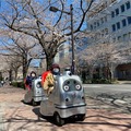 自動運転ロボット「ラクロ」でお花見ツアー、高齢者向け施設で実施　参加者や施設スタッフの声をZMPが公開