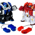 KOするとパイロットが“ブッ飛ぶ” 気分爽快バトルロボット「人機一体ブットバスター」タカラトミー　あばれる君vsちびれる君バトル動画公開