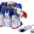 KOするとパイロットが“ブッ飛ぶ” 気分爽快バトルロボット「人機一体ブットバスター」タカラトミー　あばれる君vsちびれる君バトル動画公開