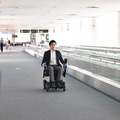 羽田空港の国内線出発ゲート全域で自動運転の低速モビリティが無料で利用できる　WHILL自動運転システム