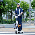 セコムがトヨタと連携、パーソナルモビリティで公道巡回警備の実証運用を開始　警備業界のEVモビリティ導入のメリットとは