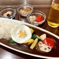 スマートフォンで注文した料理をServiがお届け「ホテル京阪 京橋 グランデ」オーダーバイキングに配膳ロボットを導入