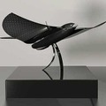 「まるで本物の鳥！」100円玉2枚分の超軽量の鳥型ドローン「MetaBird」 バイオミティクス技術で羽根の動きをリアルに再現