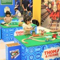 未就学児がSTEAM教育を楽しく学べる「きかんしゃトーマスとなかまたち STEAMアドベンチャー」 おもちゃ王国で開催