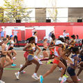 東京2020 札幌のマラソンコースの沿道に東京で応援する人たちの姿が!! 「約20msの超低遅延」リモート応援の最新技術をNTTが披露