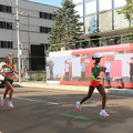 東京2020 札幌のマラソンコースの沿道に東京で応援する人たちの姿が!! 「約20msの超低遅延」リモート応援の最新技術をNTTが披露