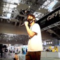 【動画】イベントで室内のドローンショーを披露　クリスマスツリーを囲むようにドローンが飛行し演舞
