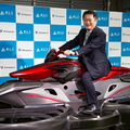 空飛ぶバイク「XTURISMO」ついに発売　実用型ホバーバイクが活用されるシーンとは? 操縦免許は? 未来のエアモビリティ社会へ