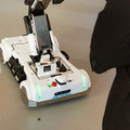スタジアムの来場者をロボットがお出迎え、ギャラリーを自律移動ロボットが除菌作業・効果を確認 【ARX レポート(2)】