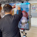 スタジアムの来場者をロボットがお出迎え、ギャラリーを自律移動ロボットが除菌作業・効果を確認 【ARX レポート(2)】