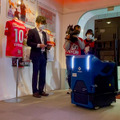 スタジアムの来場者をロボットがお出迎え、ギャラリーを自律移動ロボットが除菌作業・効果を確認 【ARX レポート(2)】