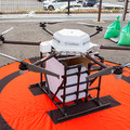 大地震や津波災害時にICTをどう防災活用できるのか(前編)　ソフトバンクの自律ドローンが避難所に物資を空輸　和歌山すさみ町で