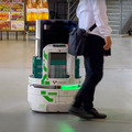 キビキビ動く豊田自動織機の自動搬送ロボット「AiR-T」とセコムの警備ロボット「cocobo」【ARX レポート(4)】
