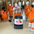 アイリスオーヤマが清掃ロボットを小学校に導入 共用部と体育館を中心に「Whiz i アイリスエディション」を稼働
