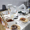 五平餅を焼いて、クレープを作り、抹茶を点てる調理ロボットたち　「スマートライフカフェ」のシェフは協働ロボット「COBOTTA」