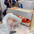 五平餅を焼いて、クレープを作り、抹茶を点てる調理ロボットたち　「スマートライフカフェ」のシェフは協働ロボット「COBOTTA」