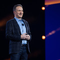 AWS「ローカル5G」提供サービスに参入 「re:Invent」基調講演でデジタルツインやコネクテッドカー/自動運転支援ツールも発表